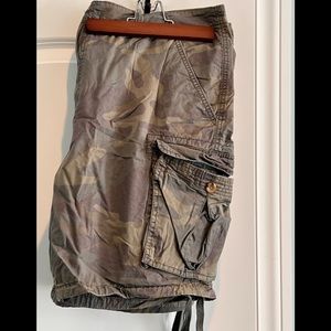 Old Navy camo cargo shorts